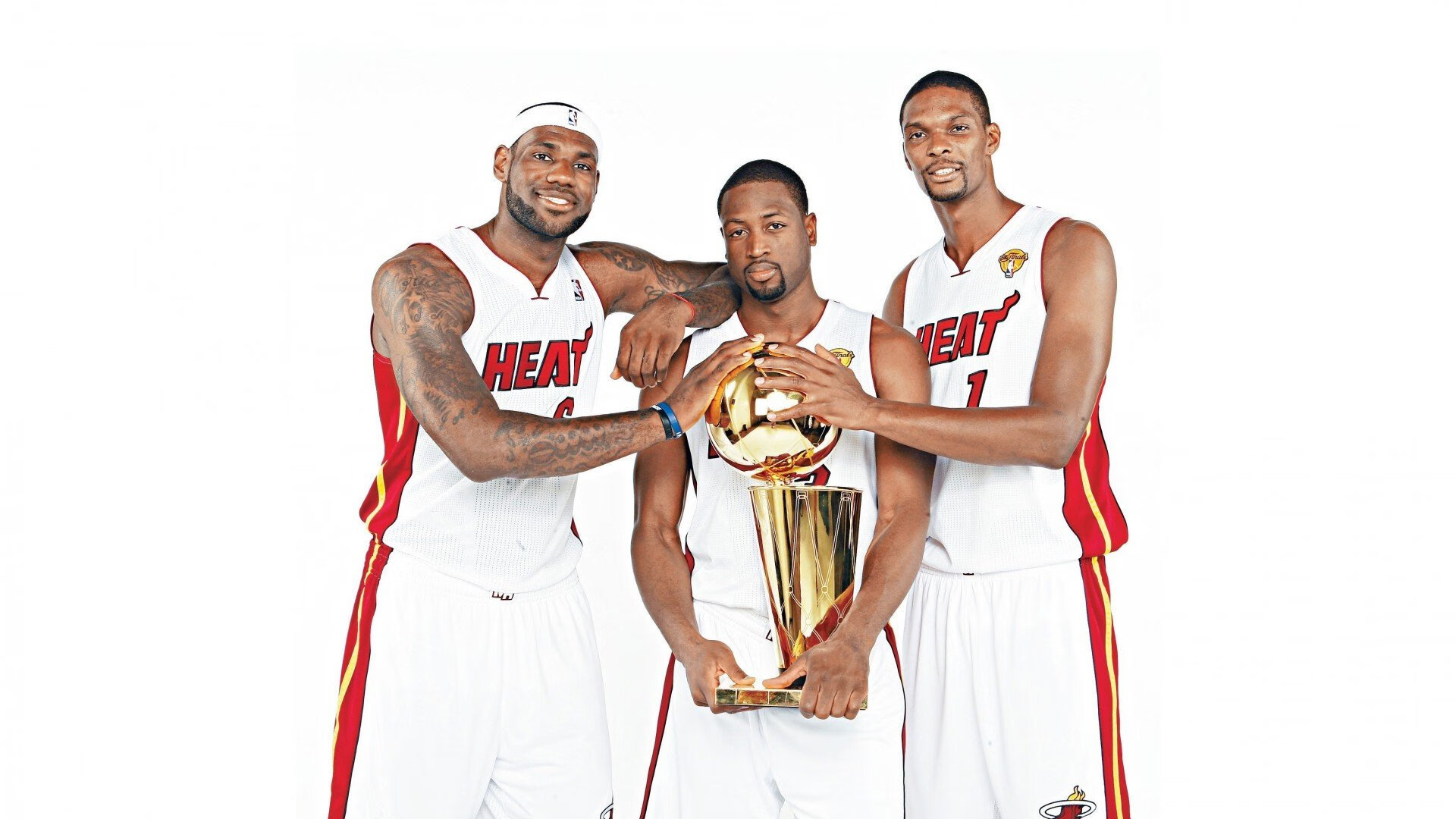 激烈最后一攻！北京队凭借王强冷静投篮锁定胜局，北京篮球王聪